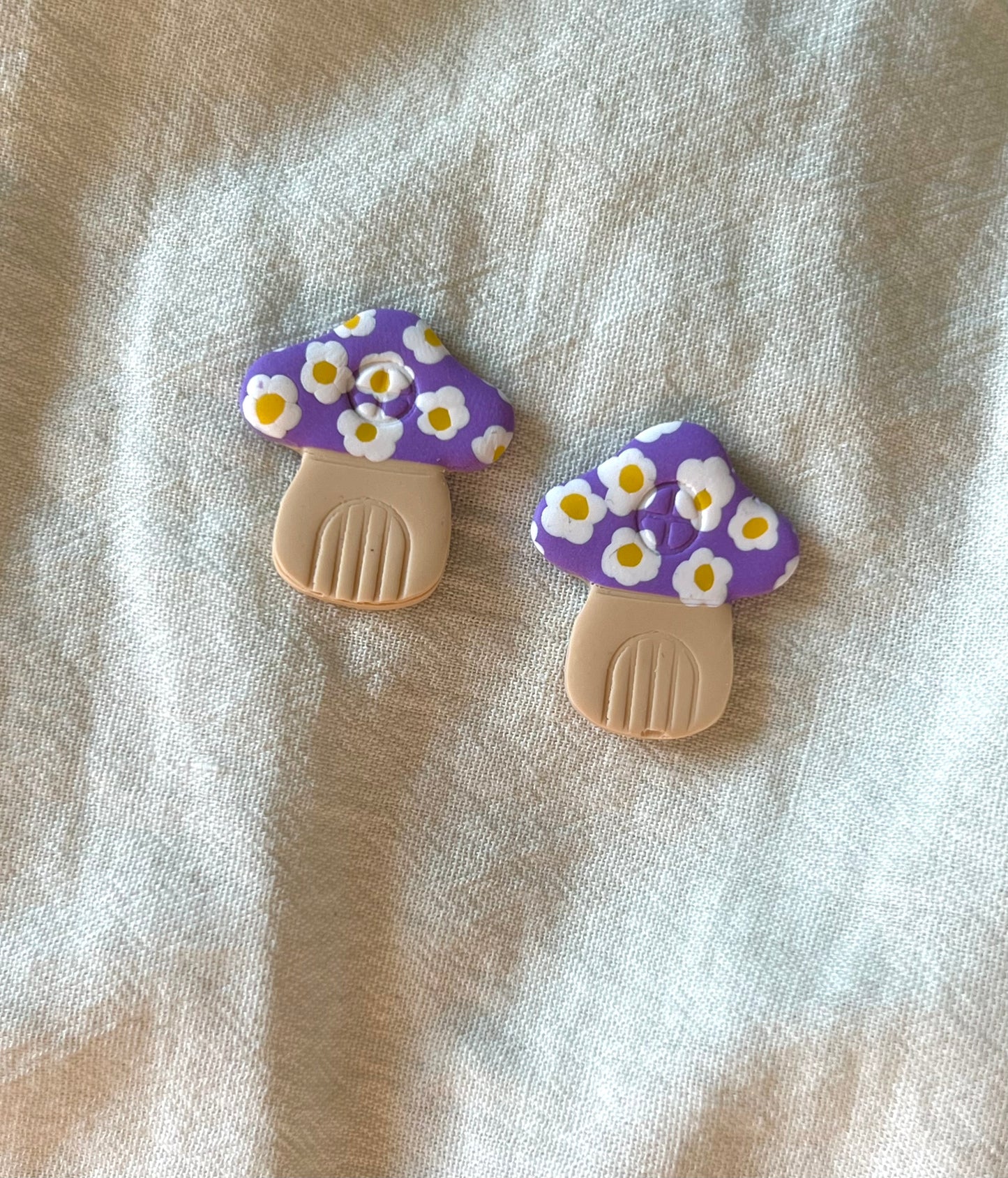 Mushroom Studs
