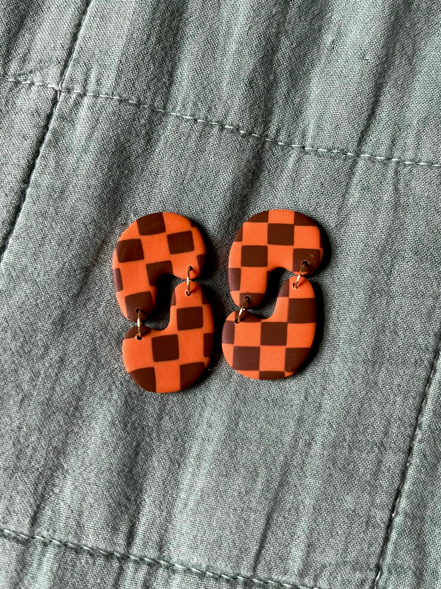 Brown & Orange Checkered Comma Comma Stud Dangles