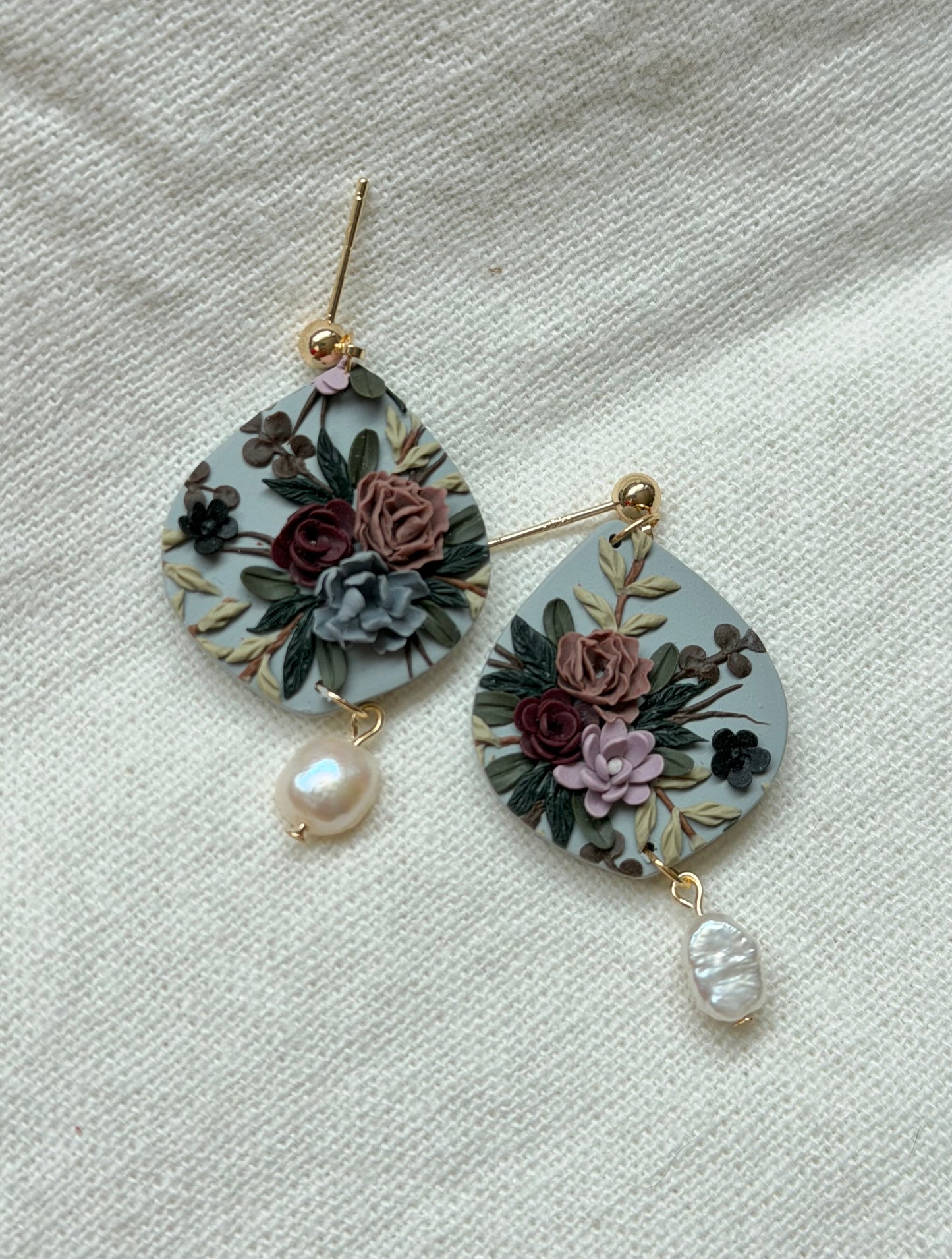 Dark Romantasy Teardrop Earring with Freshwater Pearls