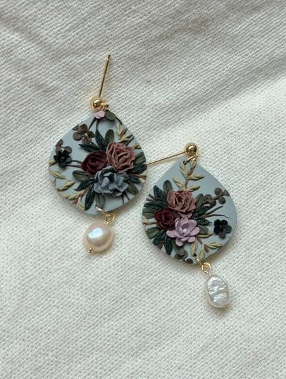 Dark Romantasy Teardrop Earring with Freshwater Pearls